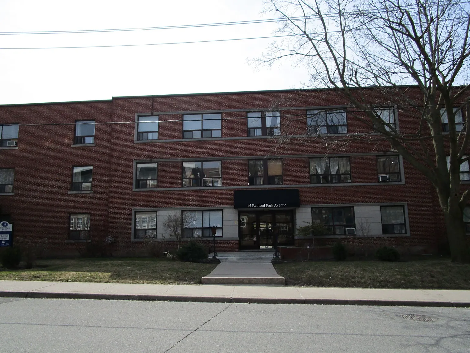 15 Bedford Park Avenue — Photo 2