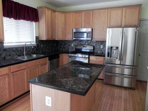 3rd image of 10492 Genna Ln