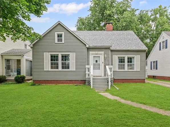 3004 Richmond Ave, Mattoon, IL 61938