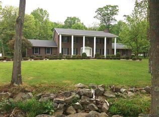102 Omega Dr, Johnstown, PA 15904
