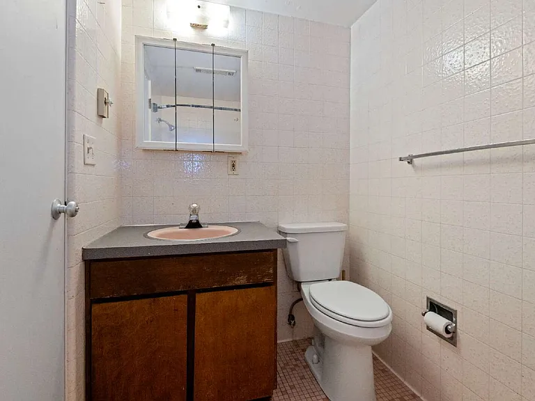 165 SE Buff St #12 — Photo 7