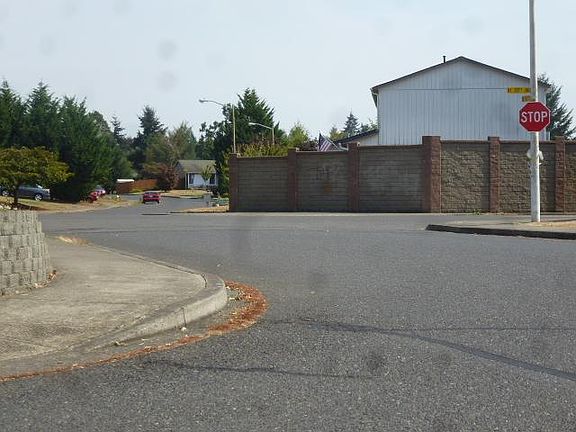 4th image of 13513 NE 88th Cir