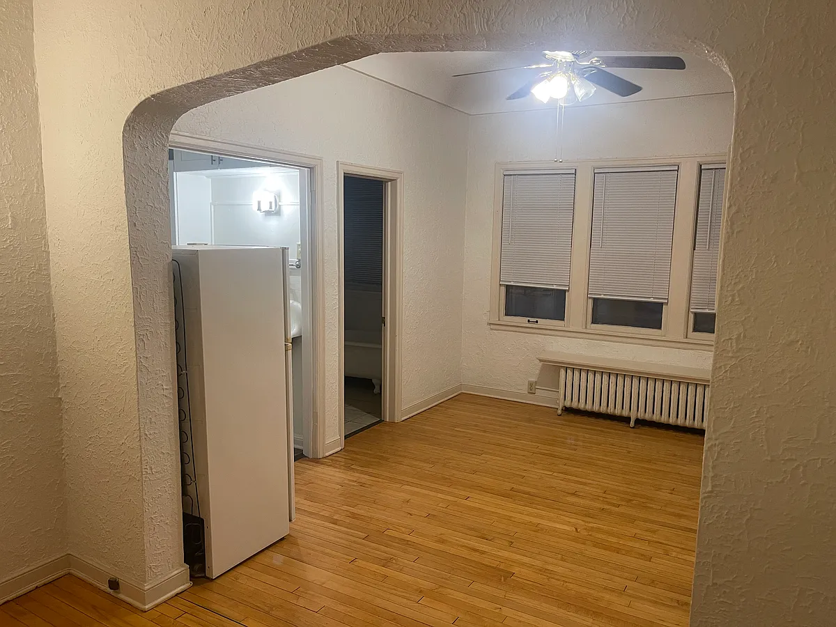 Building Photo - 400 Marshall Ave #9