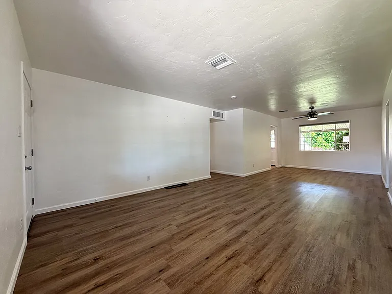 1514 W Rovey Ave — Photo 6