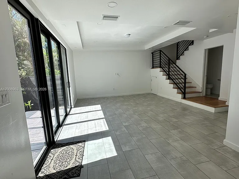 722 NE 15th Ave #2 — Photo 30