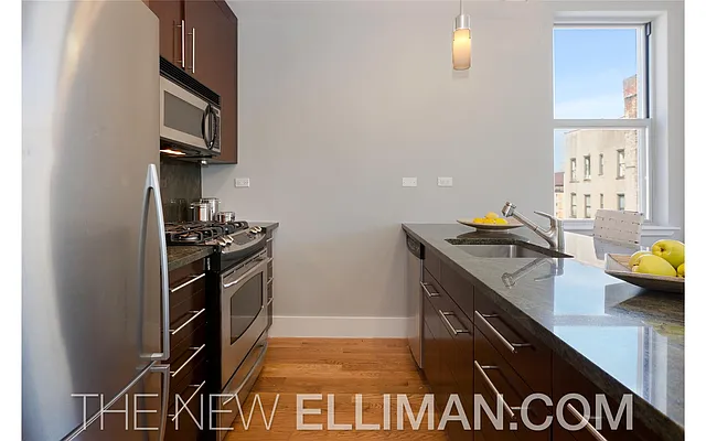 Sold by Douglas Elliman | media 21