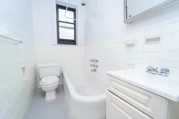 Rented by Modern Spaces | media 14