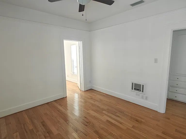 234 Roswell Ave — Photo 16