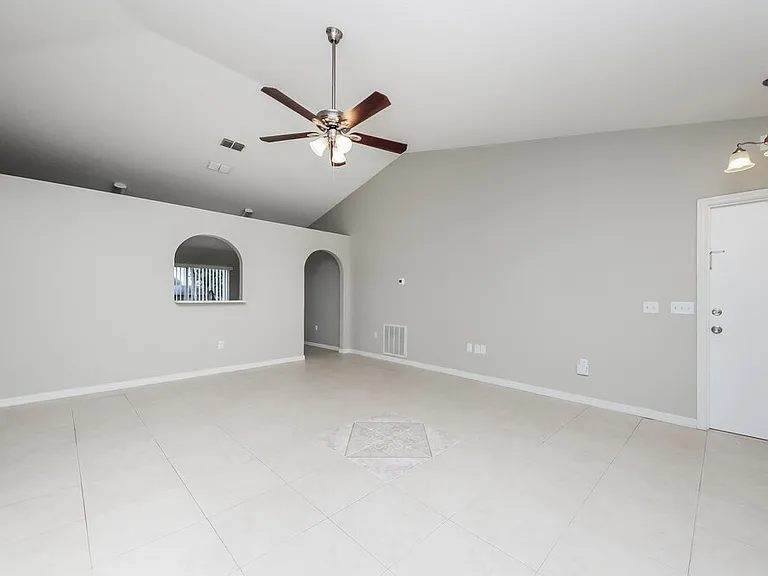 64 Bolton Ct — Photo 5