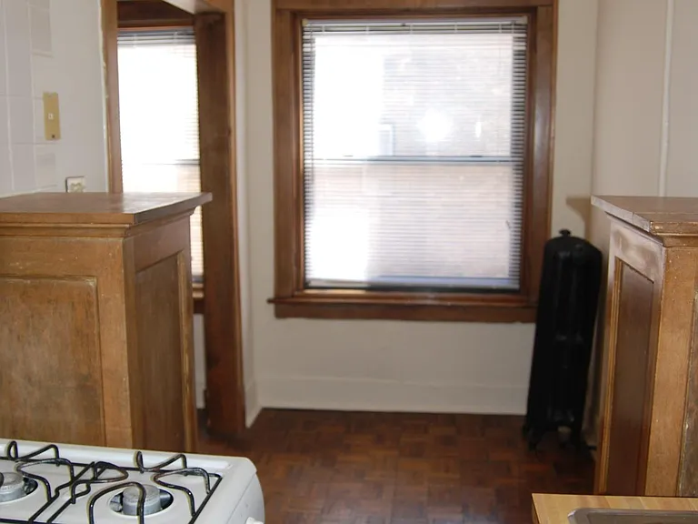 553 West Oakdale Avenue — Photo 10