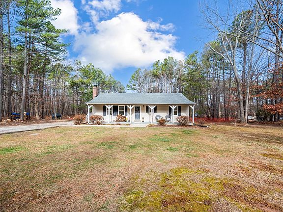 2nd image of 3105 Horseshoe Rd