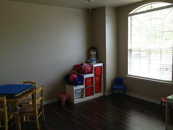 2nd image of 1101 Campbell Dr