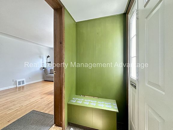 3rd image of 1596 Albany St