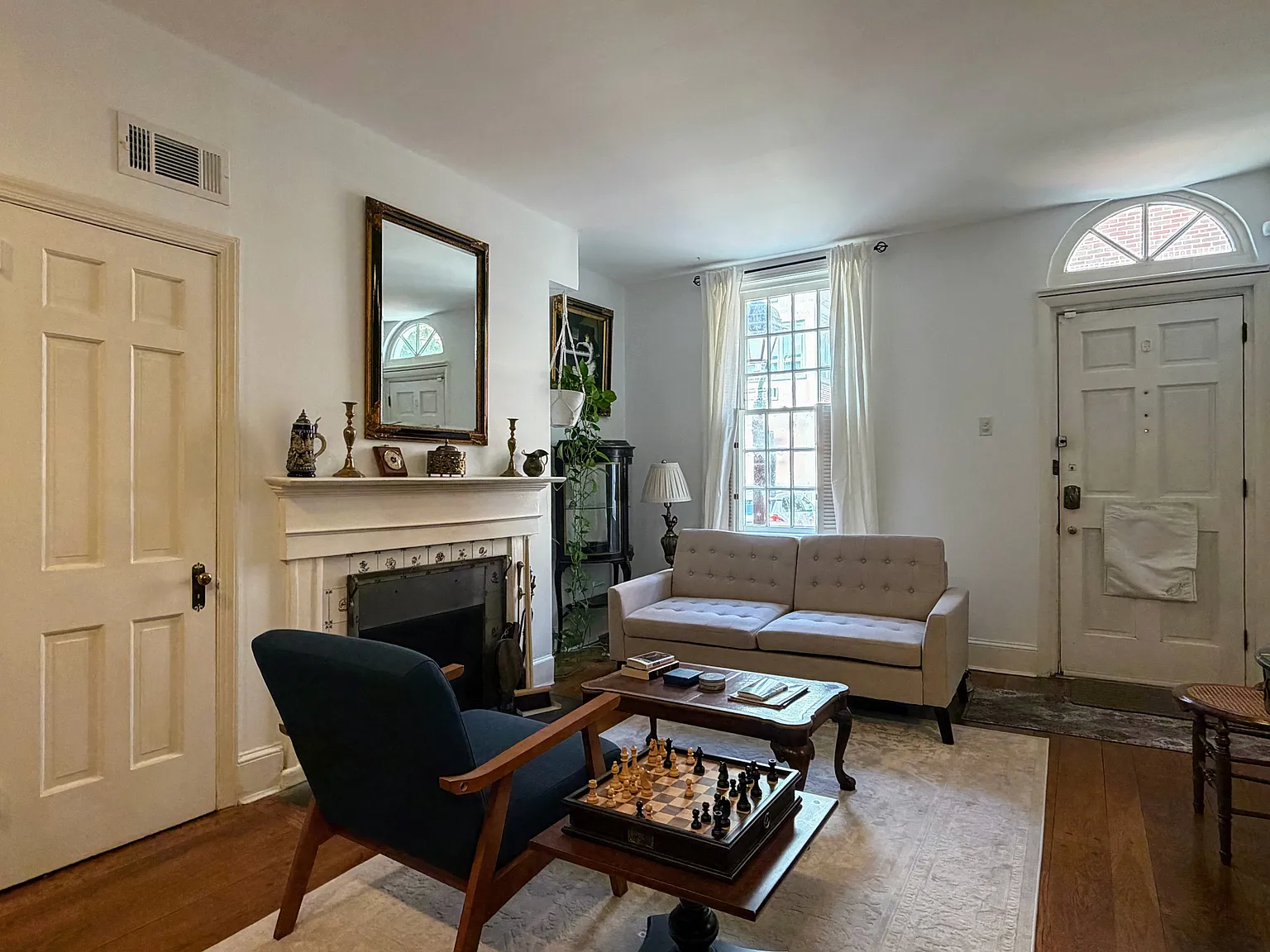 2 bed, 1129 sqft, $2,700 — Photo 3