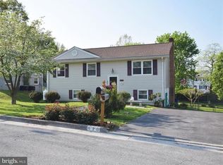 620 W 13th St, Front Royal, VA 22630