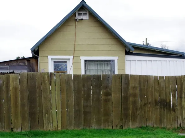 734 N Baker St, Port Angeles, WA 98362