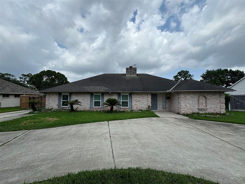 1st image of 7910 Sands Point Dr