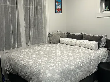 Queen bed 2