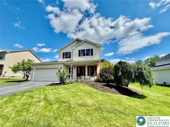 1331 Barrington Dr, Northampton, PA 18067