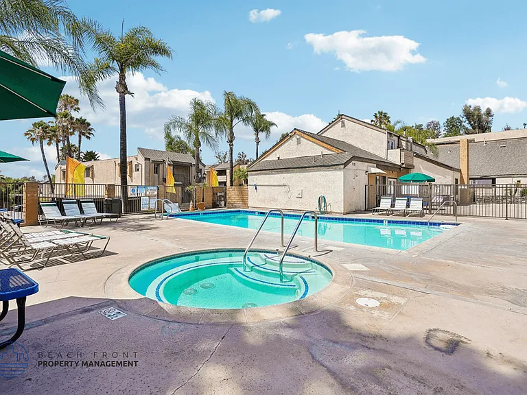 Rollingwood Apartments — Photo 12