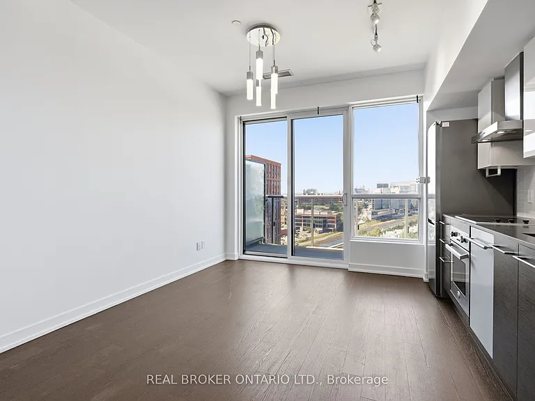 1030 King St W #Penthouse 25 — Photo 2