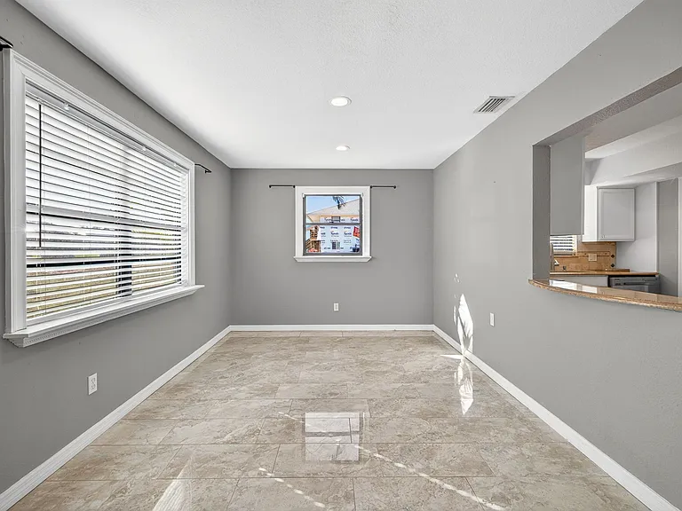 1303 SW 16th Ter #101 — Photo 7