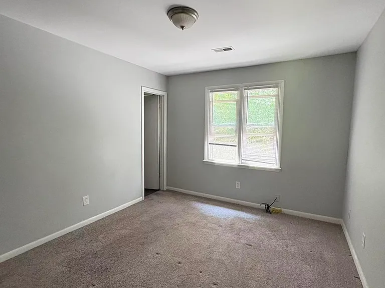 105 Chevis Dr #105 — Photo 4