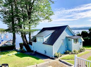 558 W Lakeshore Dr, Colchester, VT 05446