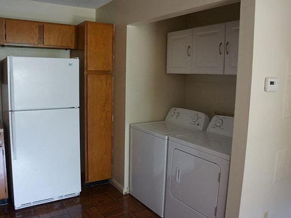 Kitchen/Washer/Dryer