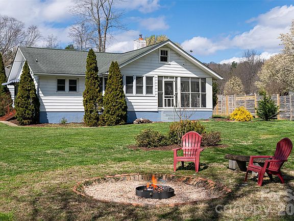 3rd image of 994 Riceville Rd