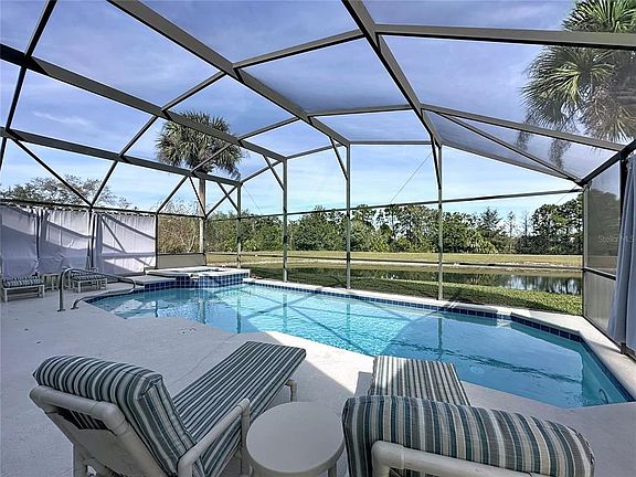 2nd image of 2541 Oneida Loop