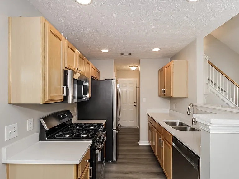 143 Oak Grove Pl — Photo 6
