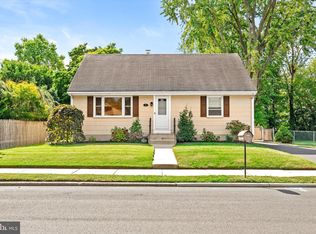 81 3rd Ave, Hamilton, NJ 08619