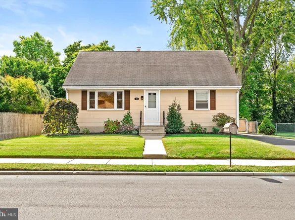 81 3rd Ave, Hamilton, NJ 08619