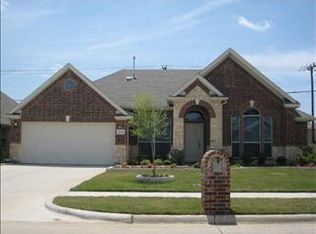 2215 Tawny Owl Rd, Grand Prairie, TX 75052