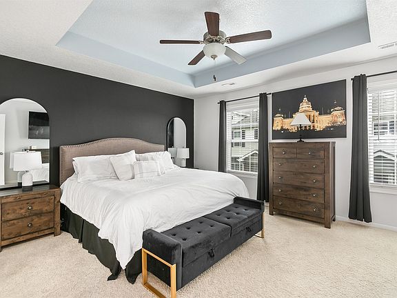 3rd image of 717 Cypress Pl