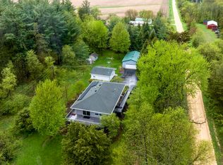 6955 W White Eagle Rd, Leaf River, IL 61047