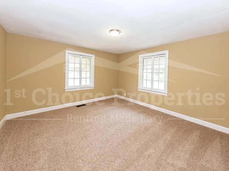 2117 3rd St NE — Photo 13