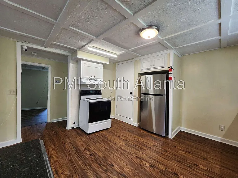 348 N 17th St — Photo 6