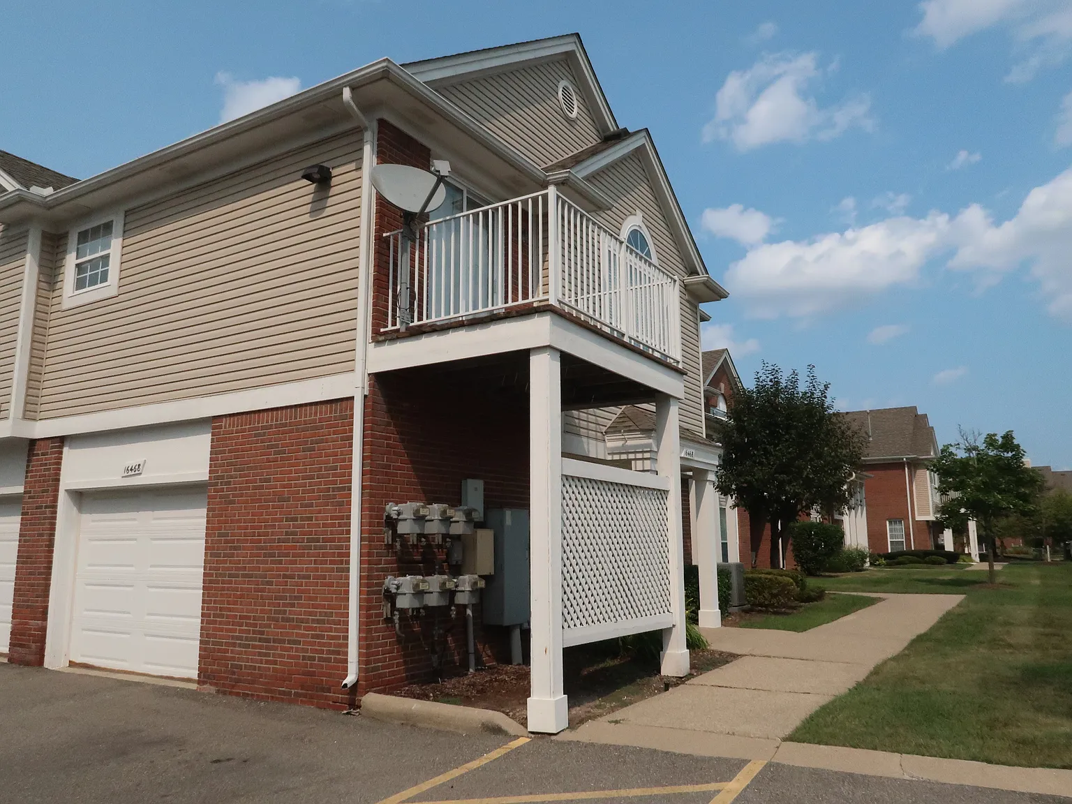 2 bed, 1375 sqft, $1,800 — Photo 2