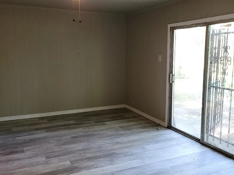 4290 Dallas St — Photo 7