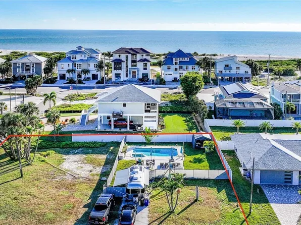 7950 Buccaneer Dr, Fort Myers Beach, FL 33931