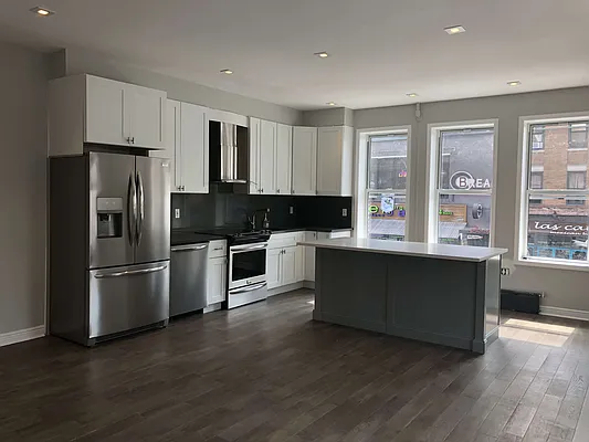 Rented by Thermos Realty & Management Inc | media 61