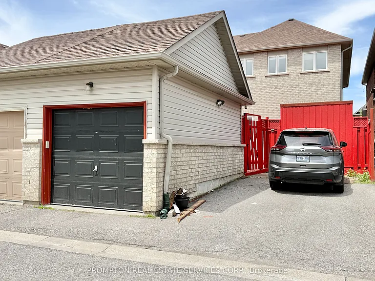 2037 Bur Oak Ave — Photo 32