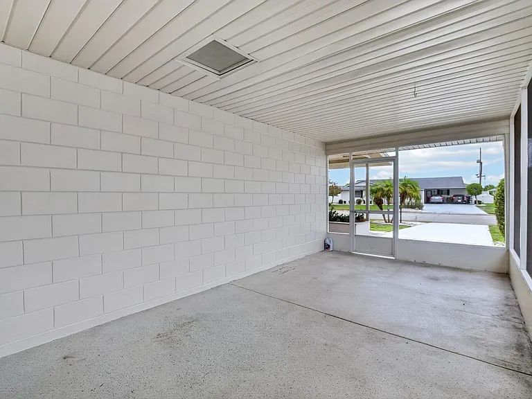 705 Thunderbird Ave — Photo 43