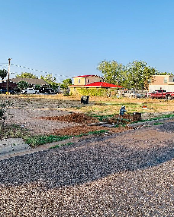 2nd image of 400 Ellis Dr