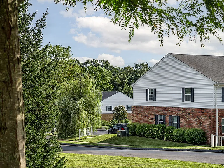 Chadwick Manor Townhomes — Photo 37