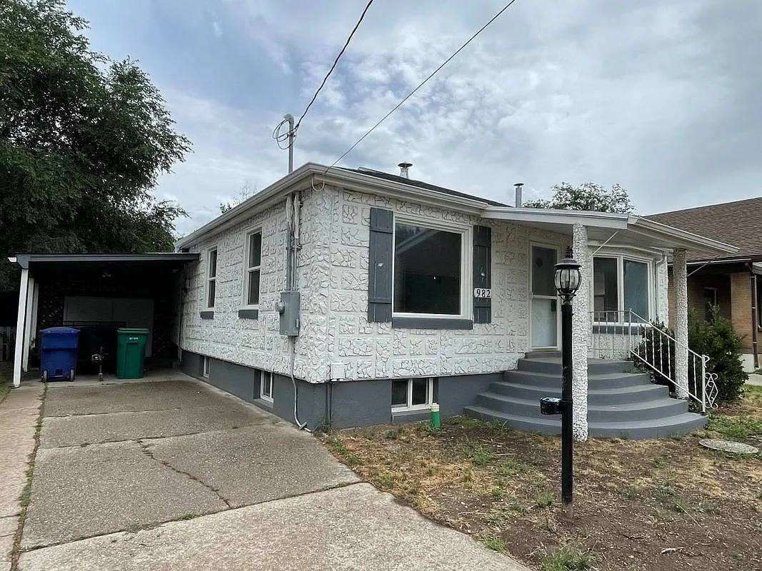 5 bed, 2.0 bath, 2300 sqft, $650 — Photo 2