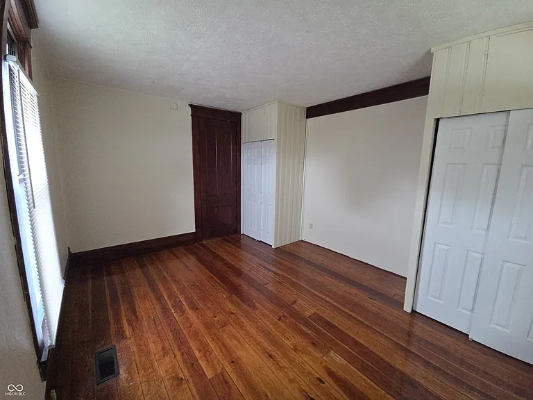 408 S Main St — Photo 13
