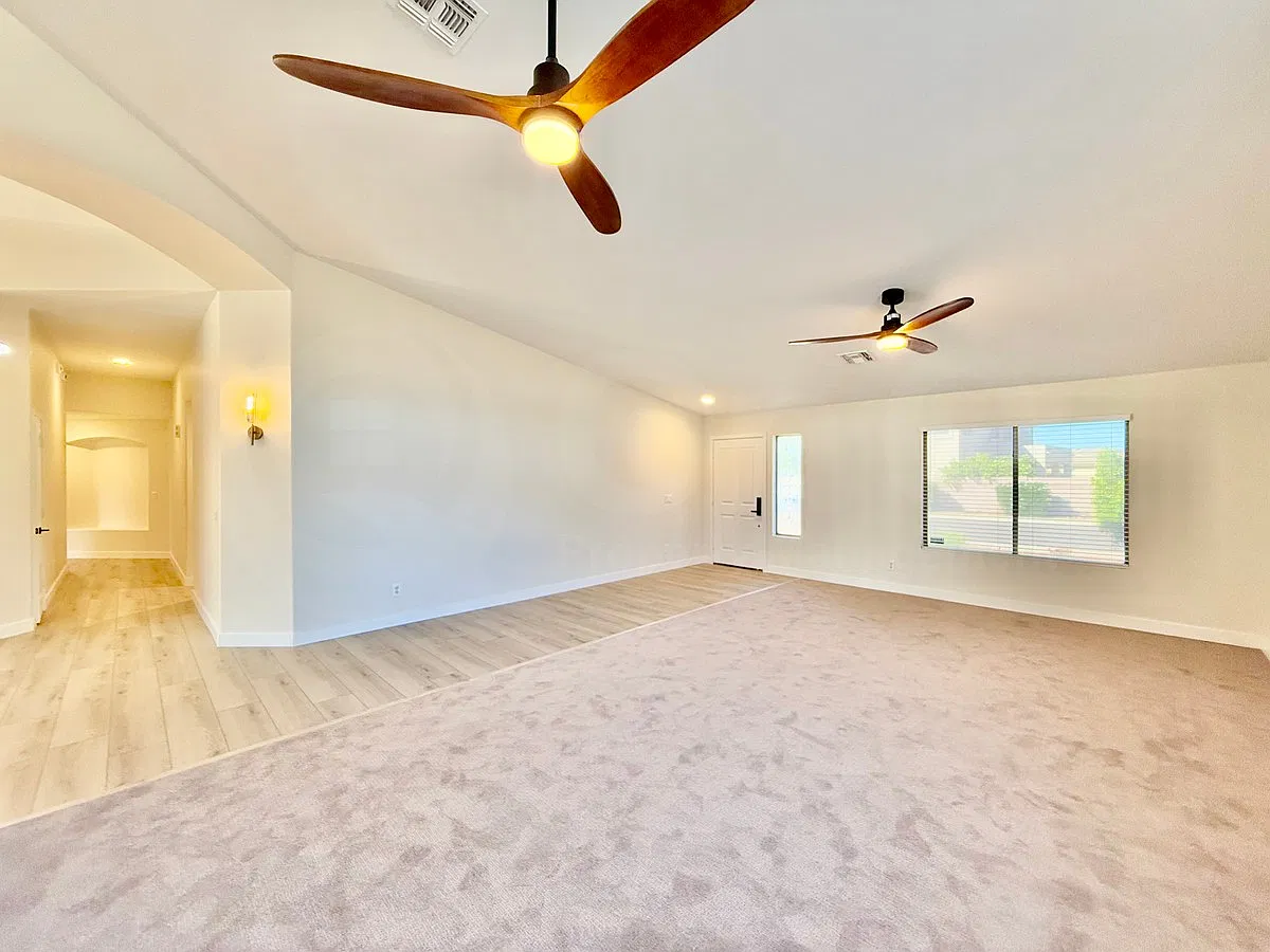 4 bed, 2.0 bath, 2702 sqft, $3,890 — Photo 4